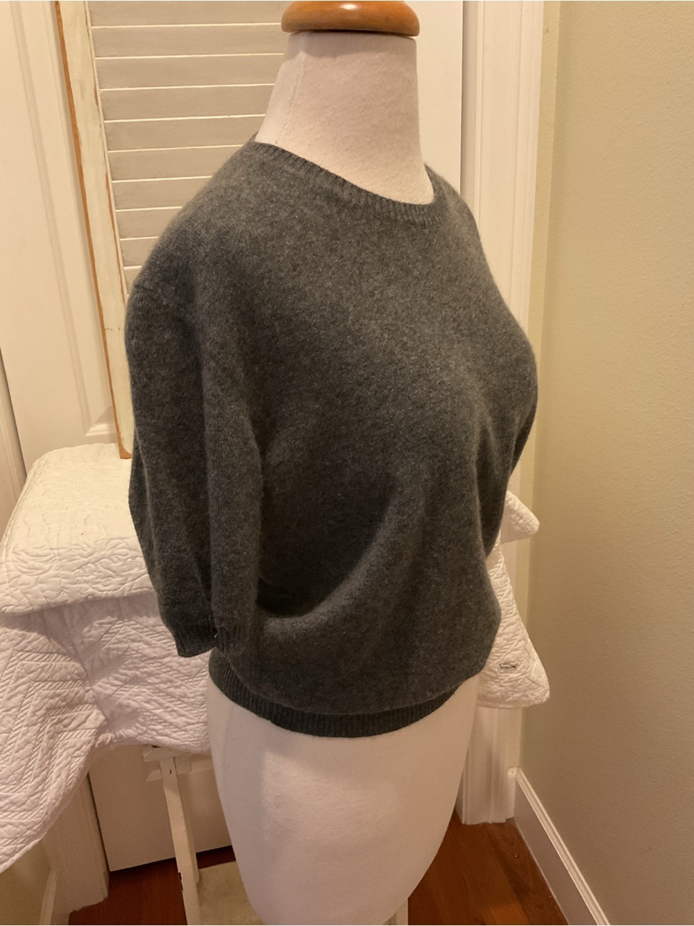 Loro Piana Cashmere Charcoal Short-Sleeve Crewneck Sweater - Picture 3 of 6